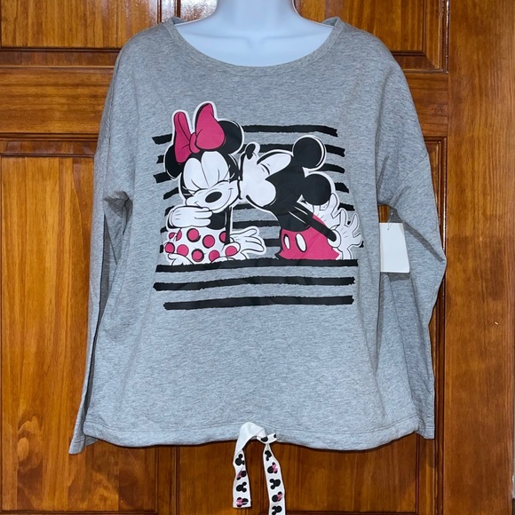 richard leeds international Tops - Mickey & Minnie Mouse Shirt